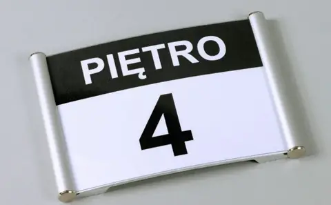 Tabliczka z oznaczeniem piętra 4